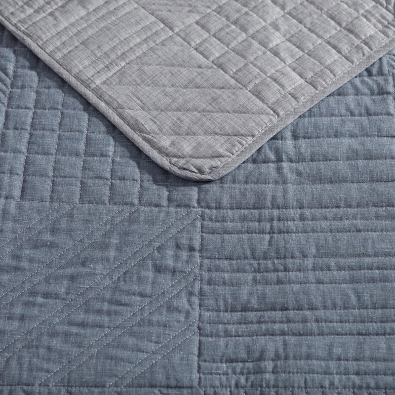 Eddie Bauer - Twin Quilt Set, Reversible Bedding with Matching Sham, Lightweight Home Decor for All Seasons (Hidden Lake Blue, Twin) - Image 3